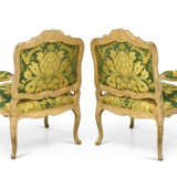 PAIRE DE FAUTEUILS À LA REINE D'ÉPOQUE LOUIS XV - Foto 4