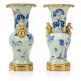 PAIRE DE VASES MONTÉS DE STYLE LOUIS XVI - Foto 2