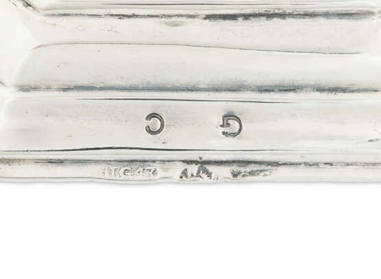 SUITE DE QUATRE FLAMBEAUX ITALIENS EN ARGENT - Foto 3 SUITE DE QUATRE FLAMBEAUX ITALIENS EN ARGENT - Foto 3