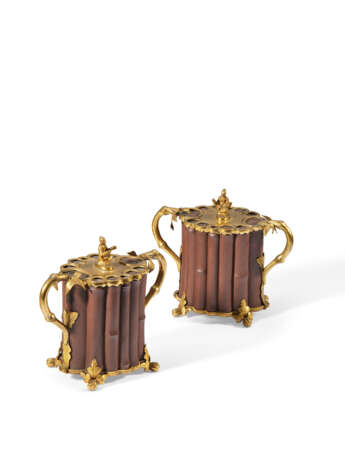 PAIRE DE POTS COUVERTS D'ÉPOQUE RÉGENCE - photo 3 PAIRE DE POTS COUVERTS D'ÉPOQUE RÉGENCE - photo 3