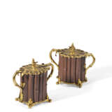 PAIRE DE POTS COUVERTS D'ÉPOQUE RÉGENCE - photo 3