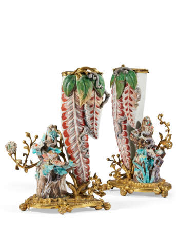 PAIRE DE VASES DE LA FIN DE L'ÉPOQUE RÉGENCE - Foto 3