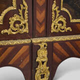 DEUX BIBLIOTHÈQUES LOUIS XV FORMANT PAIRE - photo 3