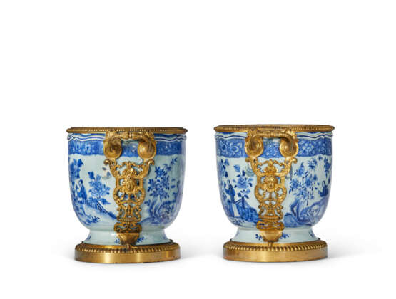 PAIRE DE CACHE-POTS DE STYLE RÉGENCE - Foto 4 PAIRE DE CACHE-POTS DE STYLE RÉGENCE - Foto 4