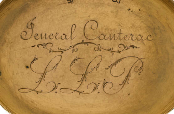 TABATIÈRE EN OR DE TROIS COULEURS D'ÉPOQUE LOUIS XV - Foto 3