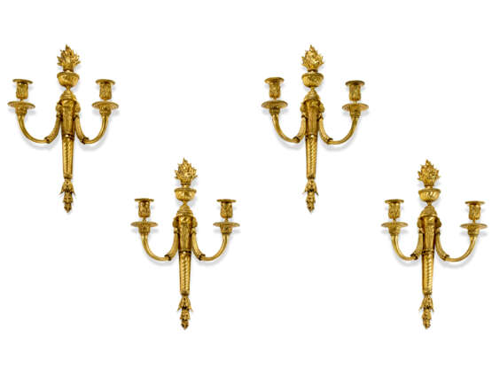 SUITE DE QUATRE APPLIQUES D'ÉPOQUE LOUIS XVI - фото 1 SUITE DE QUATRE APPLIQUES D'ÉPOQUE LOUIS XVI - фото 1