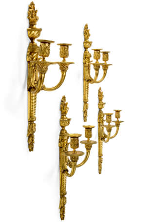 SUITE DE QUATRE APPLIQUES D'ÉPOQUE LOUIS XVI - фото 2 SUITE DE QUATRE APPLIQUES D'ÉPOQUE LOUIS XVI - фото 2