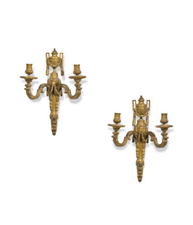 PAIRE D'APPLIQUES D'ÉPOQUE LOUIS XVI - фото 1 PAIRE D'APPLIQUES D'ÉPOQUE LOUIS XVI - фото 1