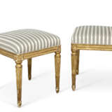 PAIRE DE TABOURETS D'ÉPOQUE LOUIS XVI - Foto 3