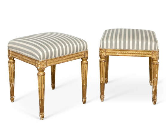 PAIRE DE TABOURETS D'ÉPOQUE LOUIS XVI - Foto 3