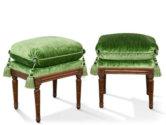 PAIRE DE TABOURETS D'ÉPOQUE LOUIS XVI - Foto 1 PAIRE DE TABOURETS D'ÉPOQUE LOUIS XVI - Foto 1