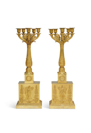PAIRE DE CANDÉLABRES D'ÉPOQUE RESTAURATION - photo 2 PAIRE DE CANDÉLABRES D'ÉPOQUE RESTAURATION - photo 2