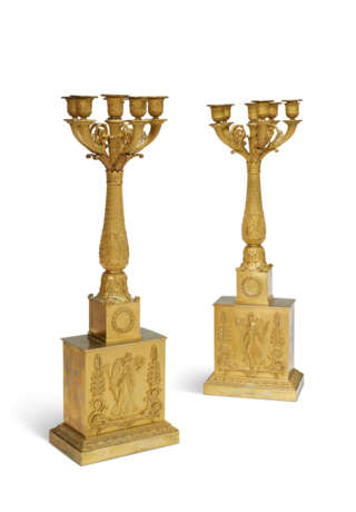 PAIRE DE CANDÉLABRES D'ÉPOQUE RESTAURATION - photo 3 PAIRE DE CANDÉLABRES D'ÉPOQUE RESTAURATION - photo 3