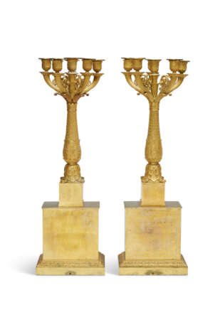 PAIRE DE CANDÉLABRES D'ÉPOQUE RESTAURATION - photo 5 PAIRE DE CANDÉLABRES D'ÉPOQUE RESTAURATION - photo 5
