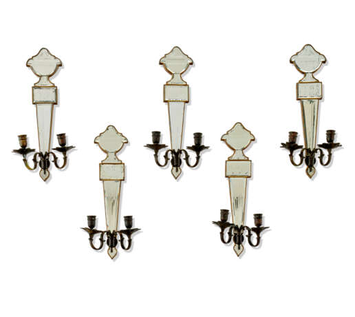 SUITE DE CINQ APPLIQUES DU DÉBUT DU XXE SIÈCLE - photo 1