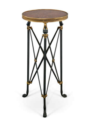 GUÉRIDON DE STYLE NÉOCLASSIQUE - photo 1 GUÉRIDON DE STYLE NÉOCLASSIQUE - photo 1