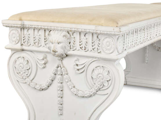 PAIRE DE BANQUETTES DE STYLE GEORGE III - Foto 4