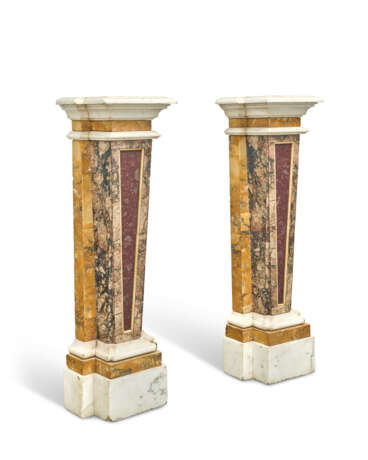 PAIRE DE GAINES DE STYLE LOUIS XIV - Foto 2