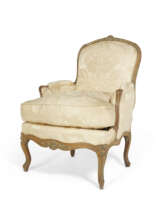 BERGÈRE À LA REINE D'ÉPOQUE LOUIS XV