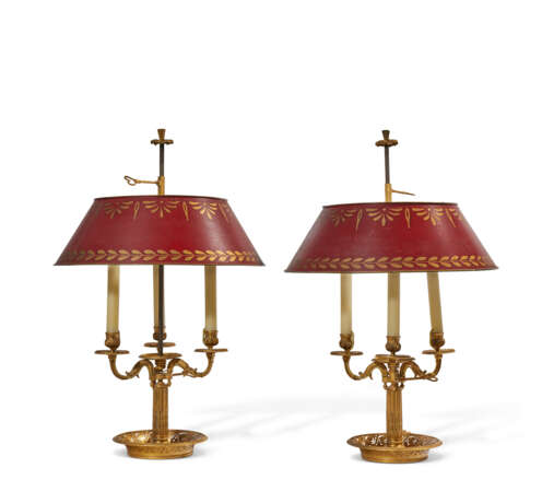 PAIRE DE LAMPES BOUILLOTTES DE STYLE LOUIS XVI - photo 1 PAIRE DE LAMPES BOUILLOTTES DE STYLE LOUIS XVI - photo 1