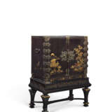 CABINET EN LAQUE NASHIJI NOIRE ET OR DE STYLE EXPORT - Foto 5