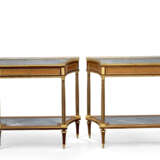 PAIRE DE CONSOLES DESSERTES DE STYLE LOUIS XVI - фото 2