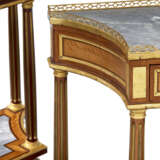 PAIRE DE CONSOLES DESSERTES DE STYLE LOUIS XVI - фото 4