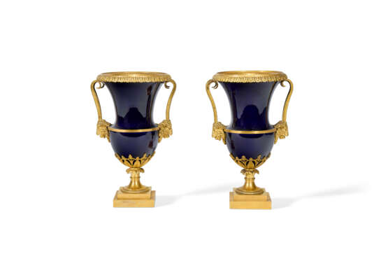 PAIRE DE VASES D'ÉPOQUE LOUIS XVI - Foto 2 PAIRE DE VASES D'ÉPOQUE LOUIS XVI - Foto 2