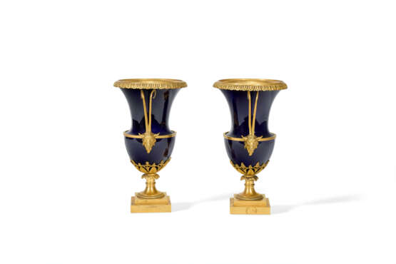 PAIRE DE VASES D'ÉPOQUE LOUIS XVI - Foto 3 PAIRE DE VASES D'ÉPOQUE LOUIS XVI - Foto 3