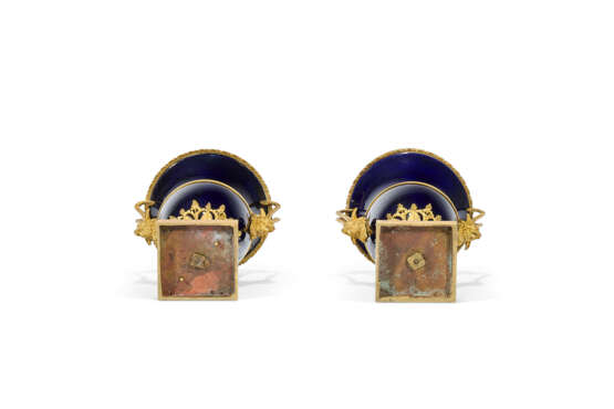 PAIRE DE VASES D'ÉPOQUE LOUIS XVI - Foto 4 PAIRE DE VASES D'ÉPOQUE LOUIS XVI - Foto 4