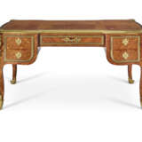 BUREAU PLAT DE STYLE LOUIS XV - photo 1