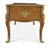 BUREAU PLAT DE STYLE LOUIS XV - photo 5