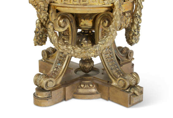 ATTRIBUÉE À LA MAISON BOUDET, DANS LE GOÛT DE CLODION, FIN DU XIXE SIÈCLE - photo 5