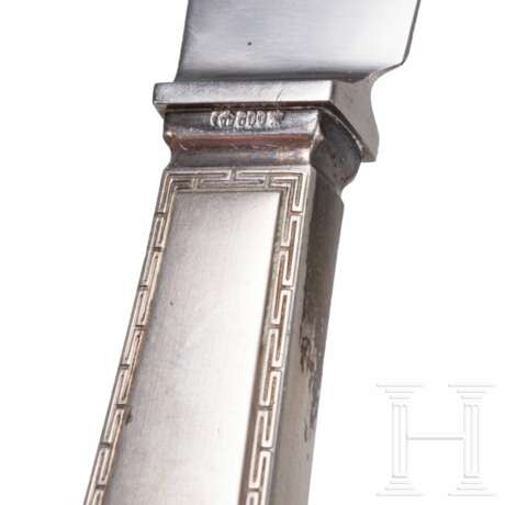 Adolf Hitler - Speisegabel und -messer aus dem formellen Tafelsilber der Neuen Reichskanzlei - photo 4 Adolf Hitler - Speisegabel und -messer aus dem formellen Tafelsilber der Neuen Reichskanzlei - photo 4