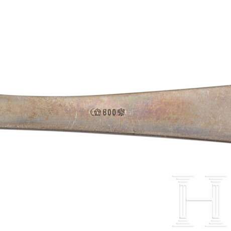 Adolf Hitler - Speisegabel und -messer aus dem formellen Tafelsilber der Neuen Reichskanzlei - photo 5 Adolf Hitler - Speisegabel und -messer aus dem formellen Tafelsilber der Neuen Reichskanzlei - photo 5