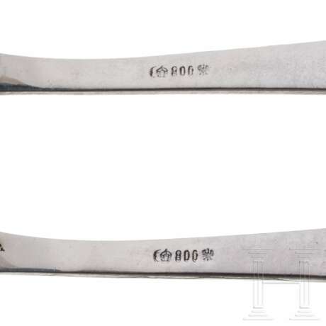 Zwei Kuchengabeln aus dem Tafelsilber der Neuen Reichskanzlei - photo 4 Zwei Kuchengabeln aus dem Tafelsilber der Neuen Reichskanzlei - photo 4