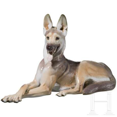 Porzellanmanufaktur Allach - großer liegender Schäferhund in farbiger Ausführung - фото 1