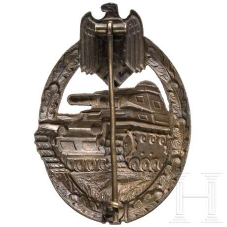 Panzerkampfabzeichen in Bronze, Hersteller Juncker - photo 2 Panzerkampfabzeichen in Bronze, Hersteller Juncker - photo 2