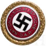 Goldenes Ehrenzeichen der NSDAP (Goldenes Parteiabzeichen) in der großen 30-mm-Ausführung - photo 1