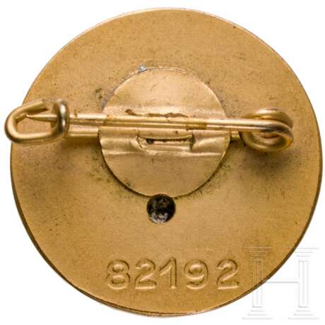 Goldenes Parteiabzeichen "82192" der NSDAP, kleine Ausführung - photo 2 Goldenes Parteiabzeichen "82192" der NSDAP, kleine Ausführung - photo 2