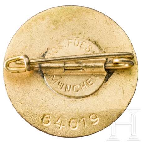 Goldenes Ehrenzeichen der NSDAP (Goldenes Parteiabzeichen) in der kleinen 24-mm-Ausführung - photo 2 Goldenes Ehrenzeichen der NSDAP (Goldenes Parteiabzeichen) in der kleinen 24-mm-Ausführung - photo 2