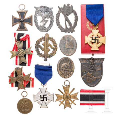 Kleines Ordenskonvolut - photo 1