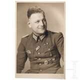 Johann Dobek - Beförderungsurkunde, signiert von Heinrich Himmler, mit Portraitfoto, Träger des Blutordens - photo 3