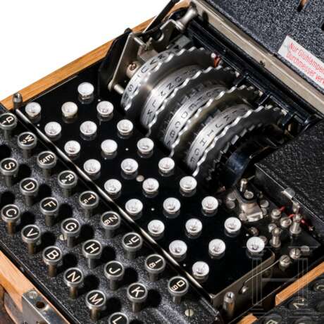 Chiffriermaschine "Enigma-K" für die Schweizer Armee, komplett mit Fernlesegerät im Holzkasten - Foto 6