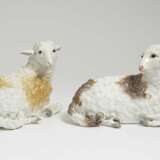 Zwei liegende Schafe. Meissen, um 1760, Modell von J. J. Kändler und P. Reinicke - photo 1