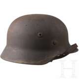 Stahlhelm M 40 der Luftwaffe mit einem Abzeichen - photo 2