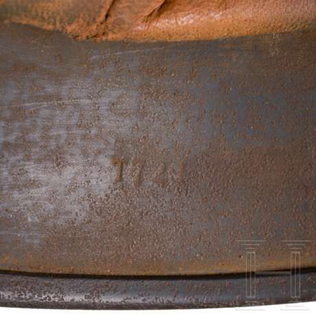 Stahlhelm M 40 der Luftwaffe mit einem Abzeichen - photo 6