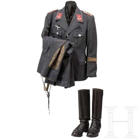 Uniformensemble für eine Hauptmann im Flak-Regiment 38 in Linz - фото 1