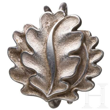 Hauptmann Andreas Kuffner - Eichenlaub zum Ritterkreuz des Eisernen Kreuzes - photo 1 Hauptmann Andreas Kuffner - Eichenlaub zum Ritterkreuz des Eisernen Kreuzes - photo 1