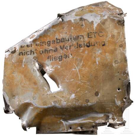 Stück der Verkleidung eines deutschen Flugzeuges, mit ETC-Hinweis - photo 1